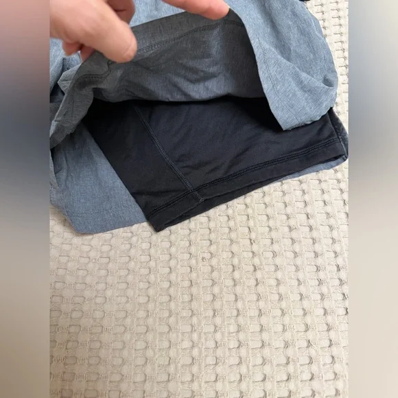 Old Navy Men's Black and Gray Athletic Shorts - Picture 2 of 6